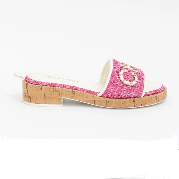 CHANEL Pink Woven Logo Slide Sandals - Picture 3 of 10
